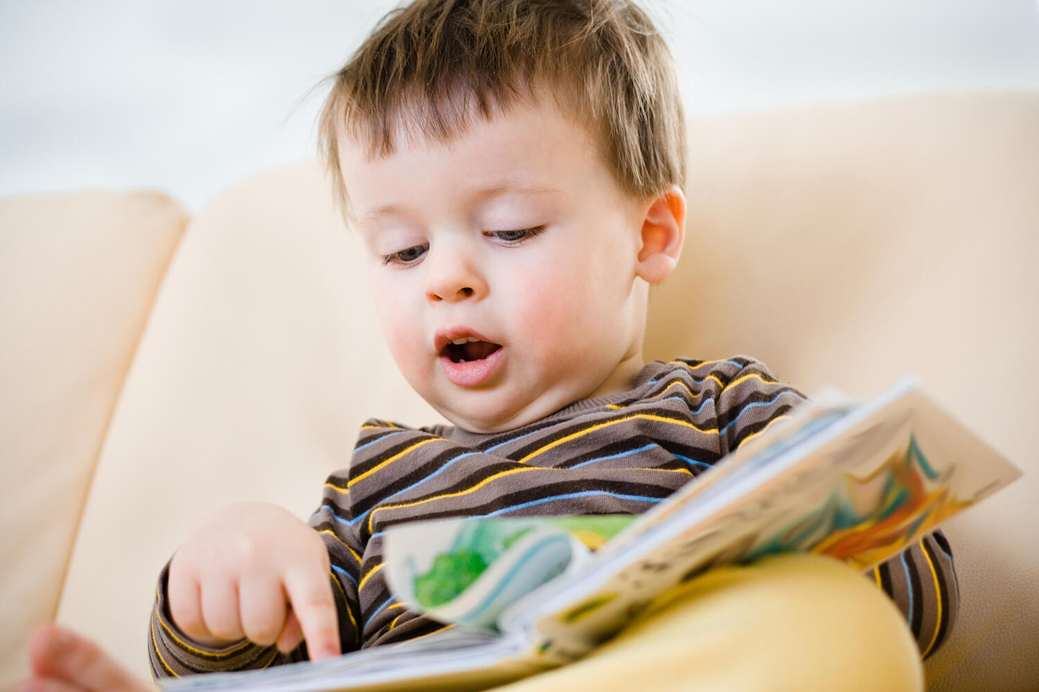 Como Enseñar A Leer A Un Niño En Casa
